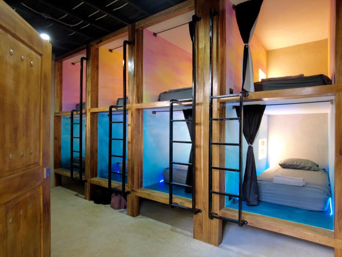 Shipwrecked Hostel أوفيتا المظهر الخارجي الصورة