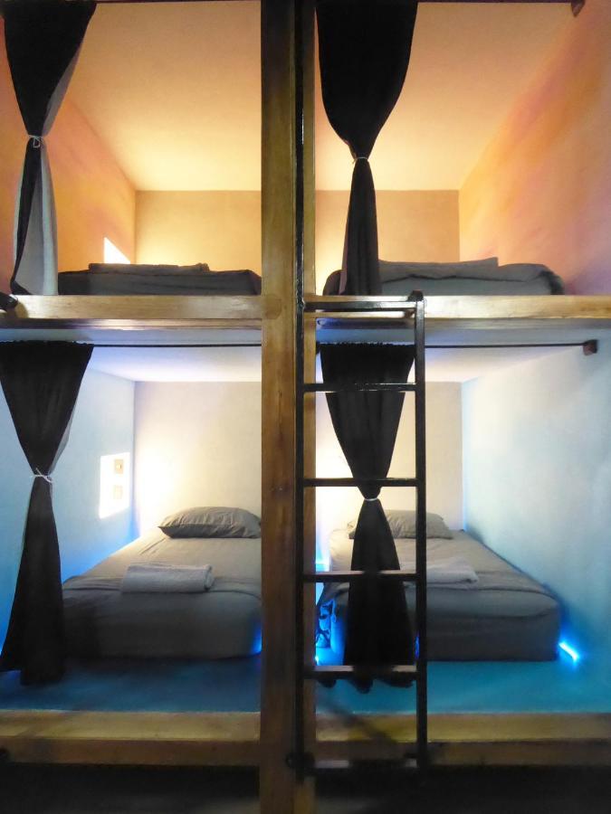 Shipwrecked Hostel أوفيتا المظهر الخارجي الصورة