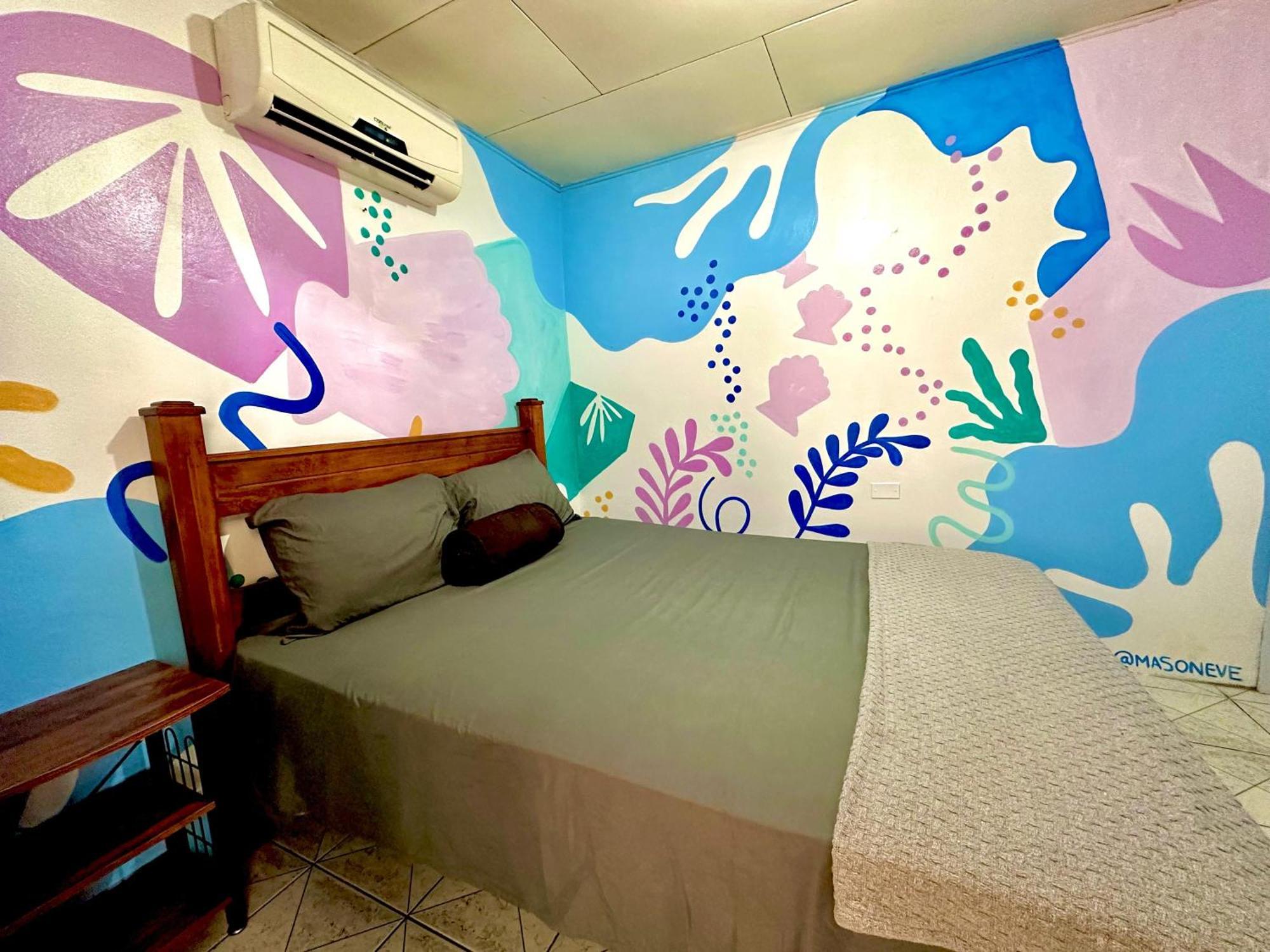 Shipwrecked Hostel أوفيتا المظهر الخارجي الصورة